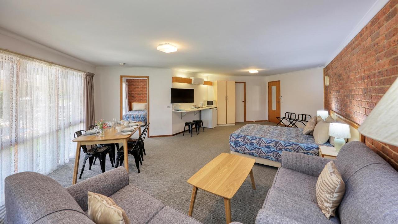 Tooleybuc Club Motor Inn מראה חיצוני תמונה