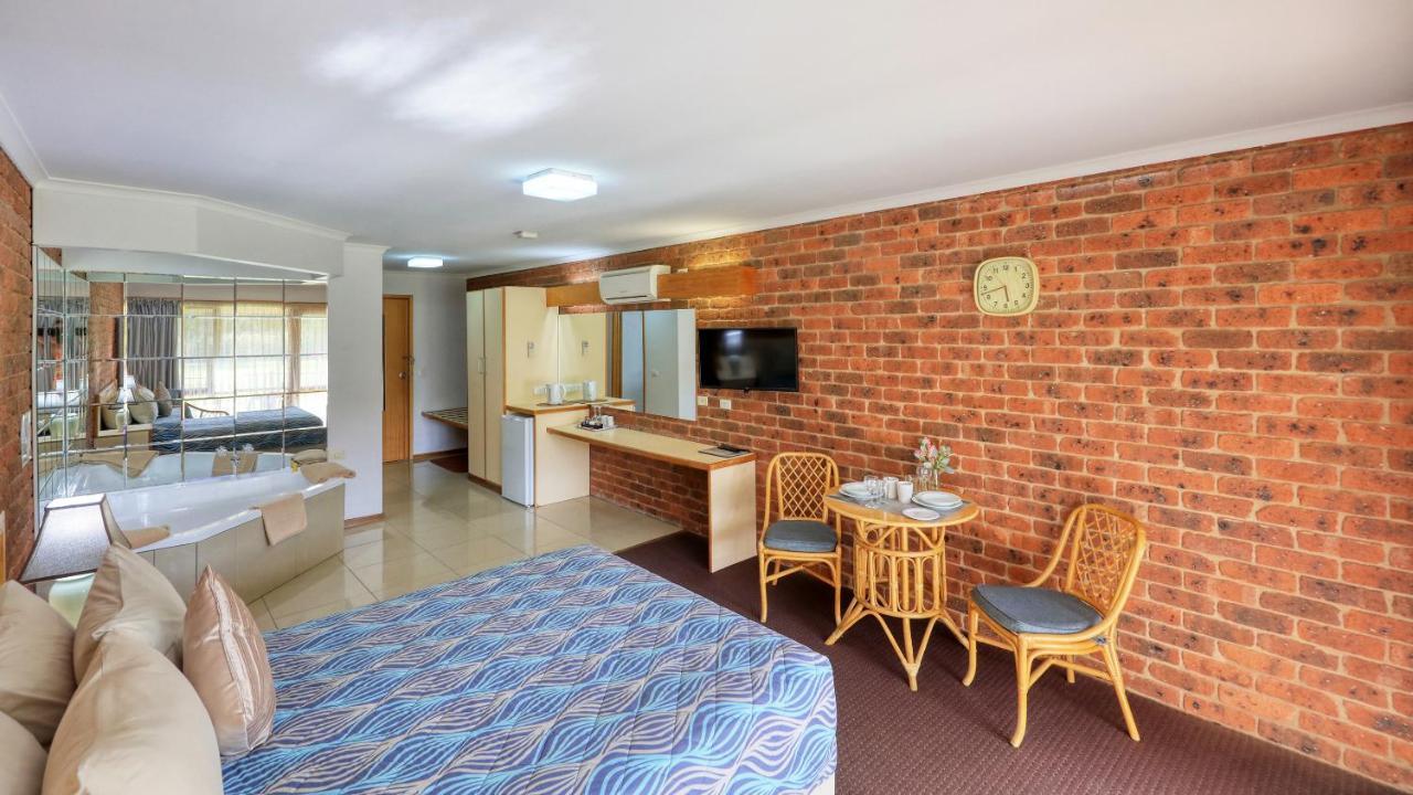 Tooleybuc Club Motor Inn מראה חיצוני תמונה